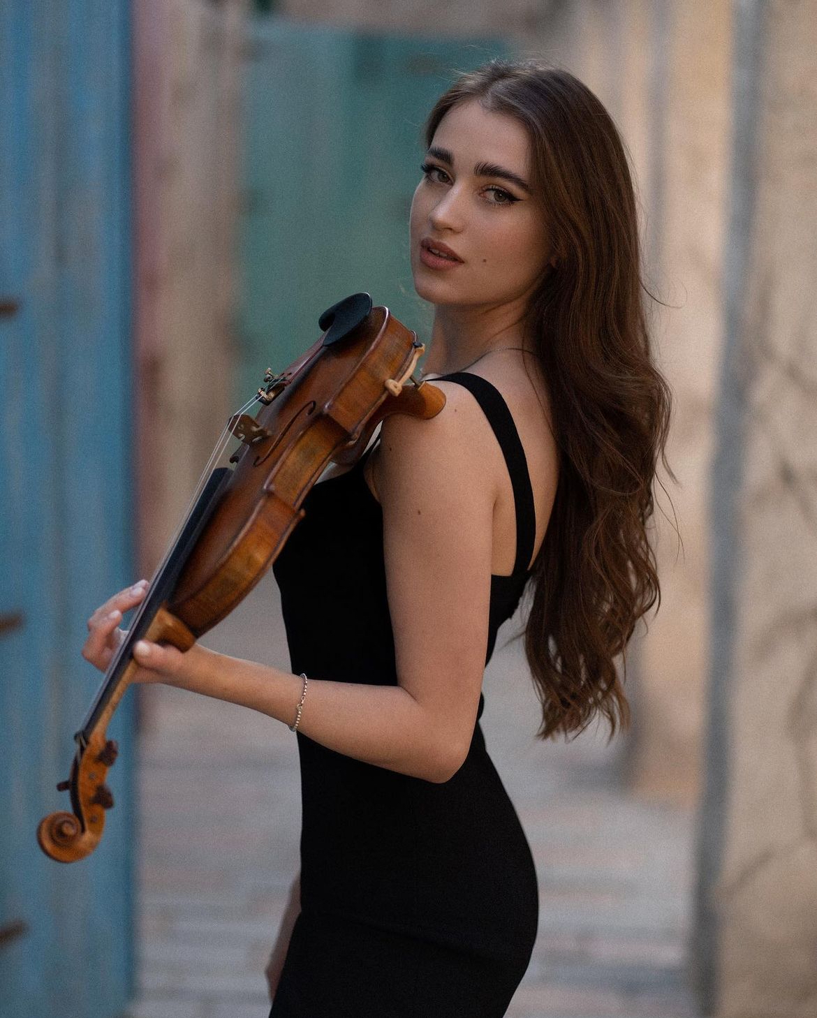 Violinist 02